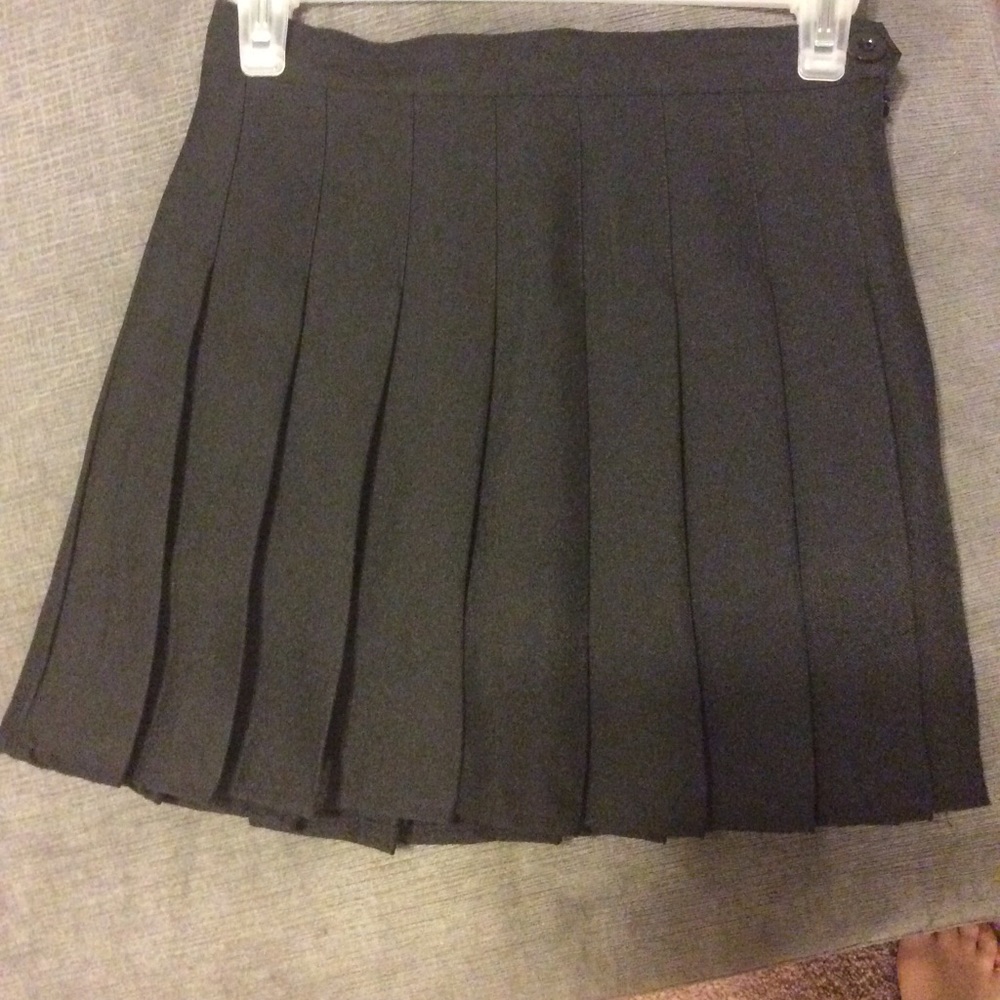 Black pleated skort